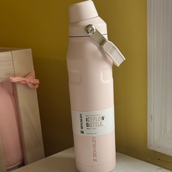 Stanley Other - Stanley IceFlow Bottle in Light Pink -NWT